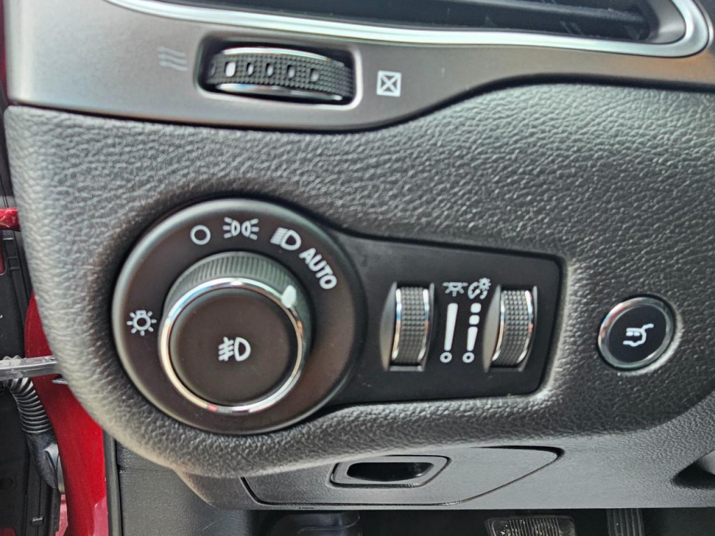 2019 Jeep Cherokee Image 33