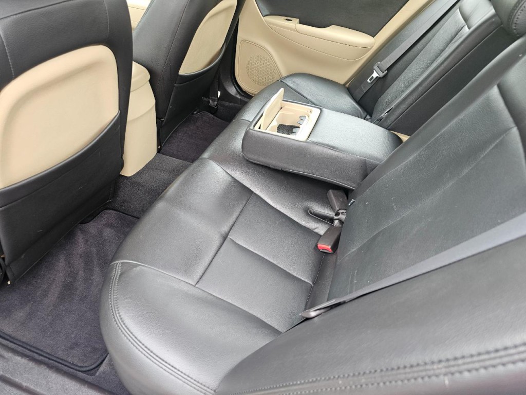 2009 Hyundai Sonata Image 23