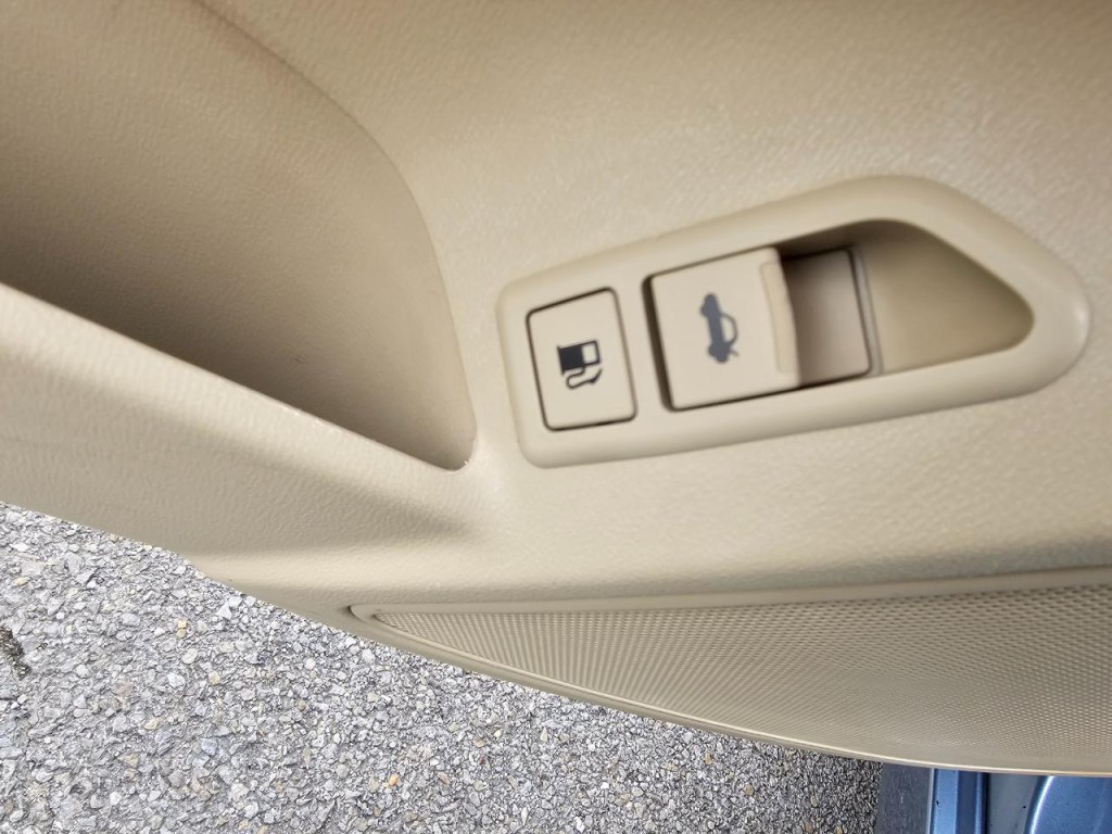 2009 Hyundai Sonata Image 32
