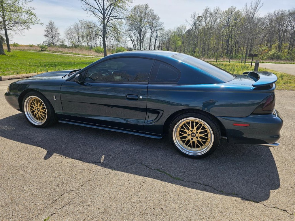 1995 Ford Mustang Image 9