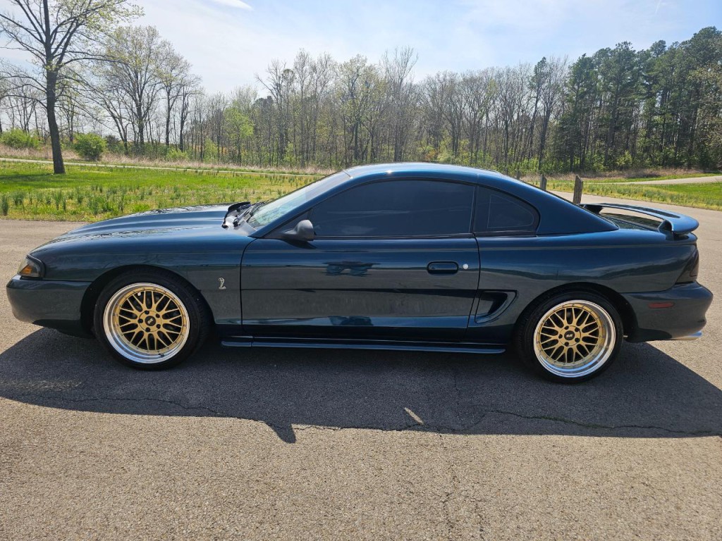 1995 Ford Mustang Image 10
