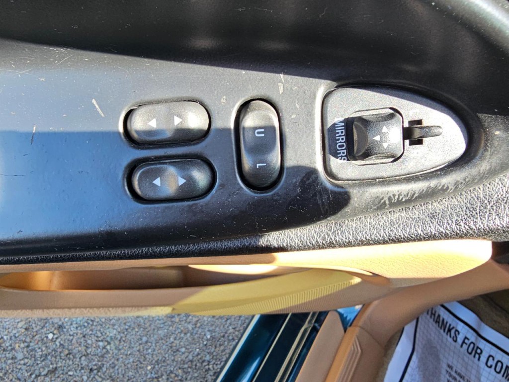 1995 Ford Mustang Image 23