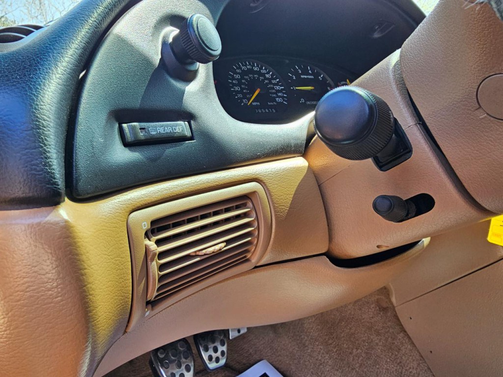 1995 Ford Mustang Image 25