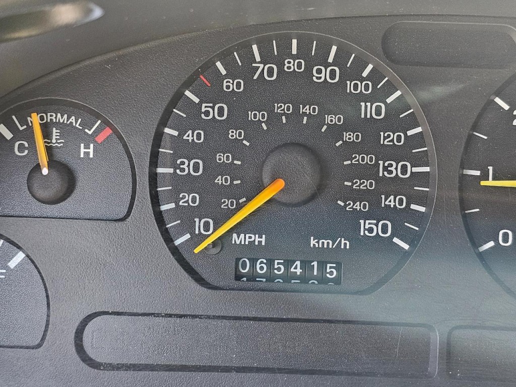 1995 Ford Mustang Image 30