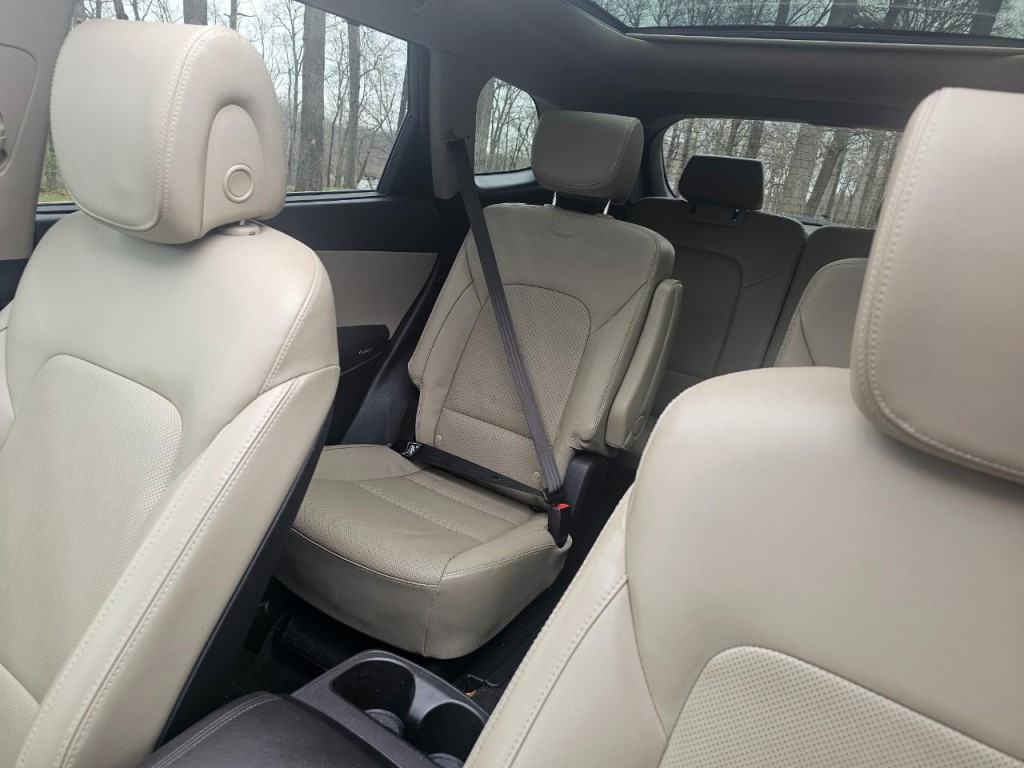 2019 Hyundai Santa Fe Image 6