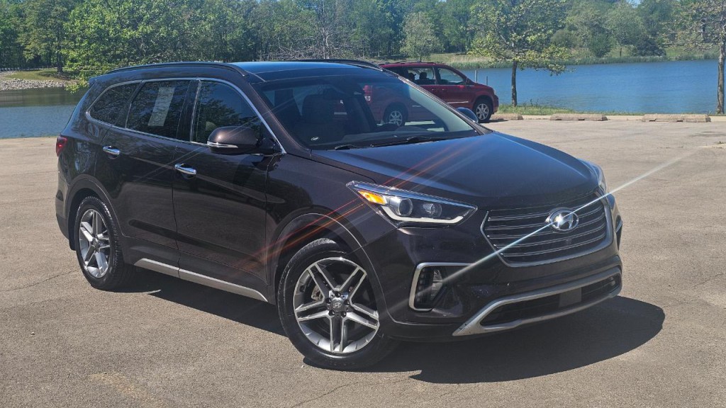 2019 Hyundai Santa Fe Image 2