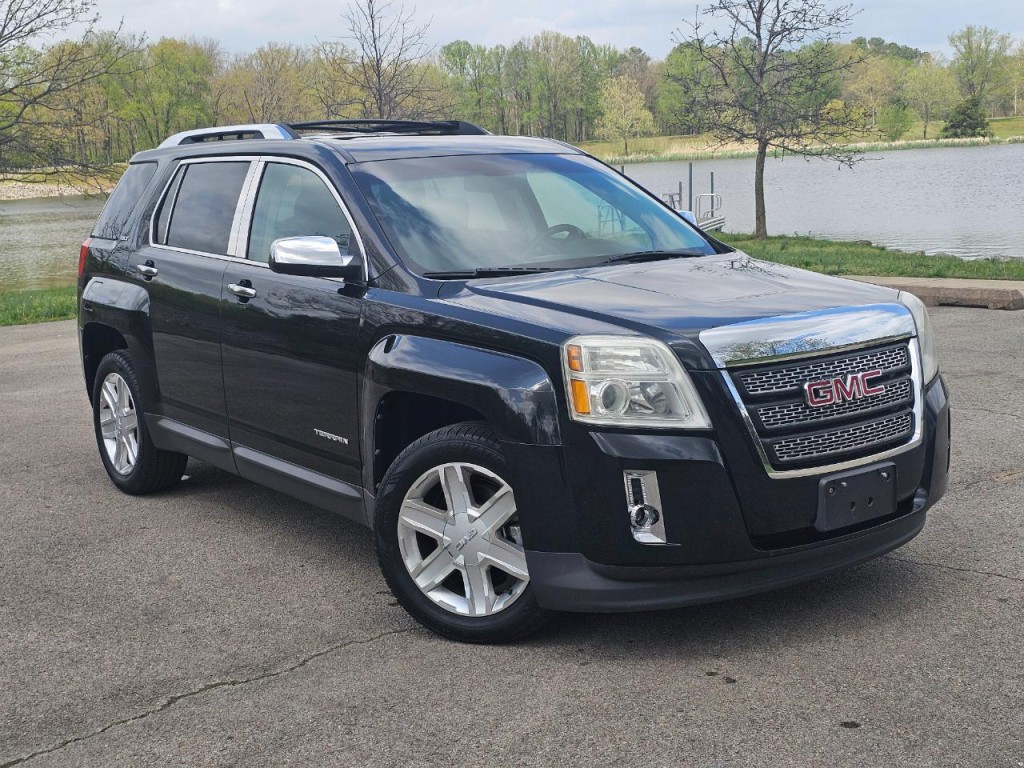 2011 GMC Terrain Image 2