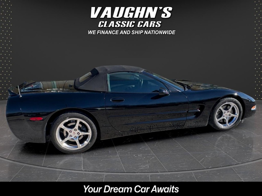 2004 Chevrolet Corvette Image 3