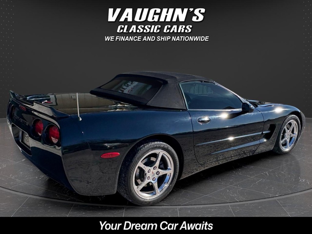 2004 Chevrolet Corvette Image 4