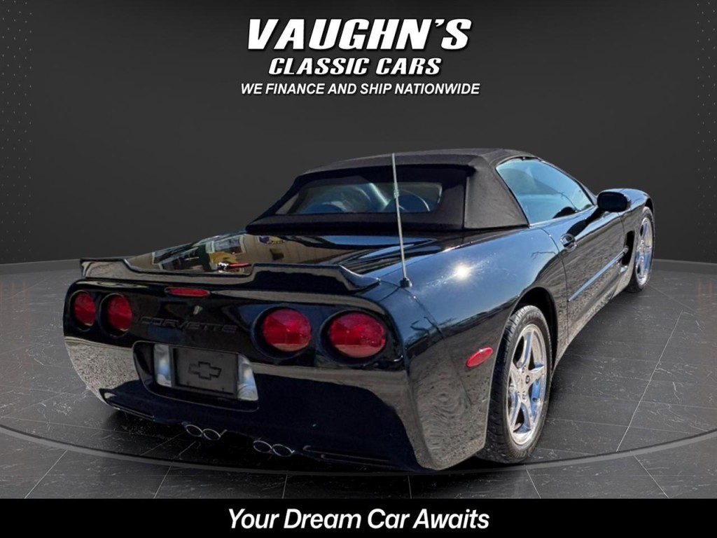 2004 Chevrolet Corvette Image 5