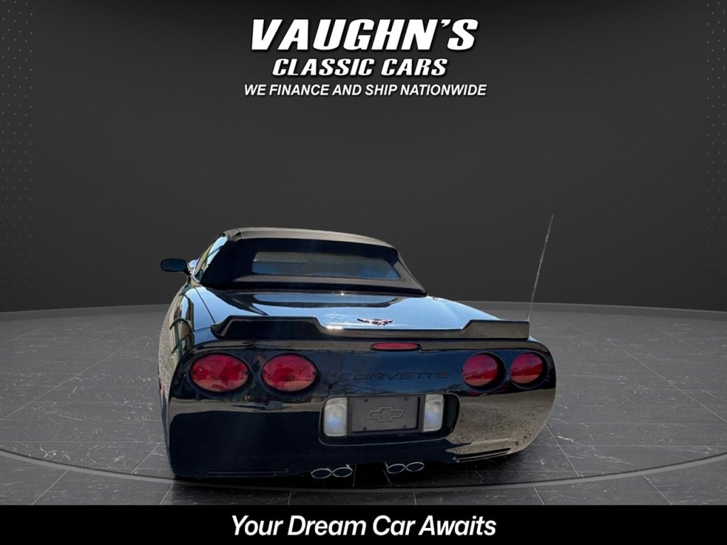 2004 Chevrolet Corvette Image 6