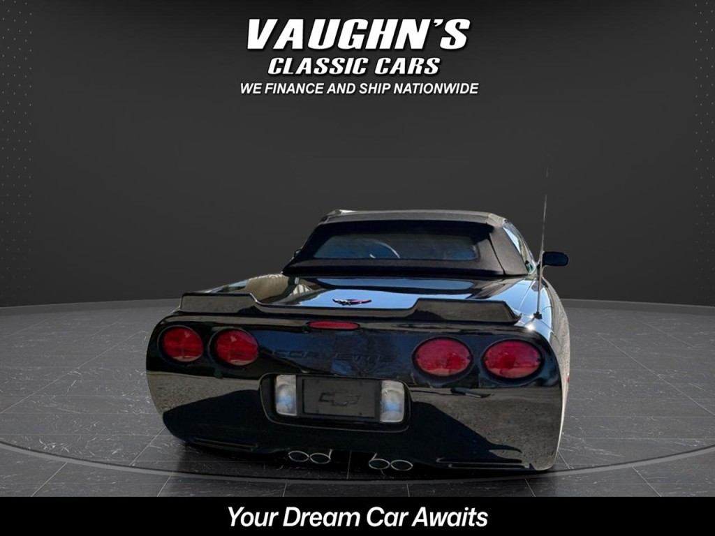 2004 Chevrolet Corvette Image 7