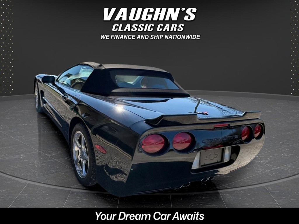 2004 Chevrolet Corvette Image 8