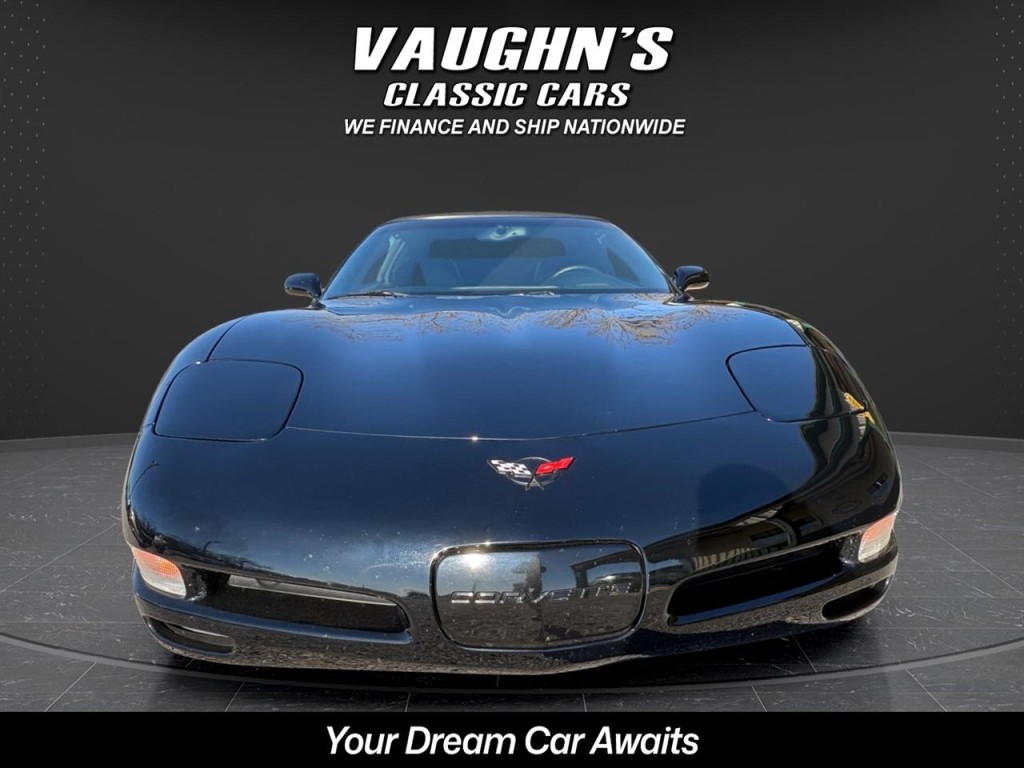 2004 Chevrolet Corvette Image 12