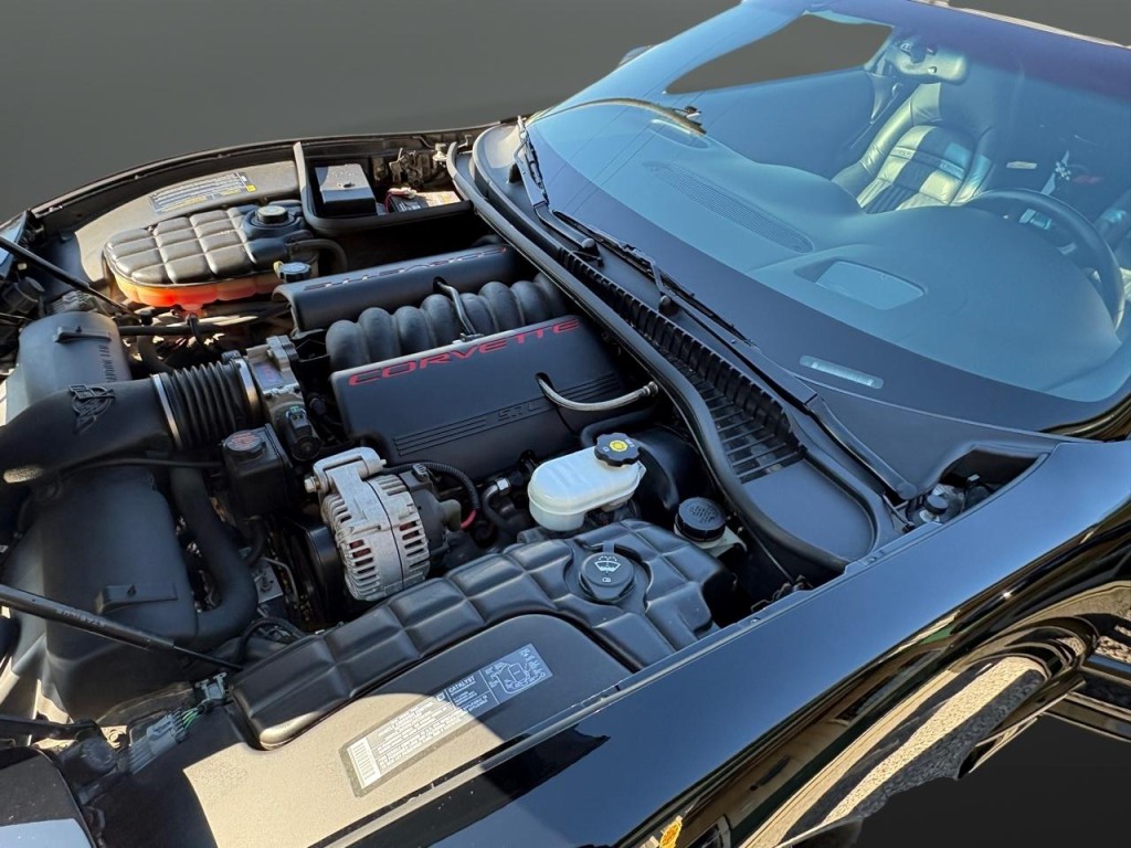 2004 Chevrolet Corvette Image 39