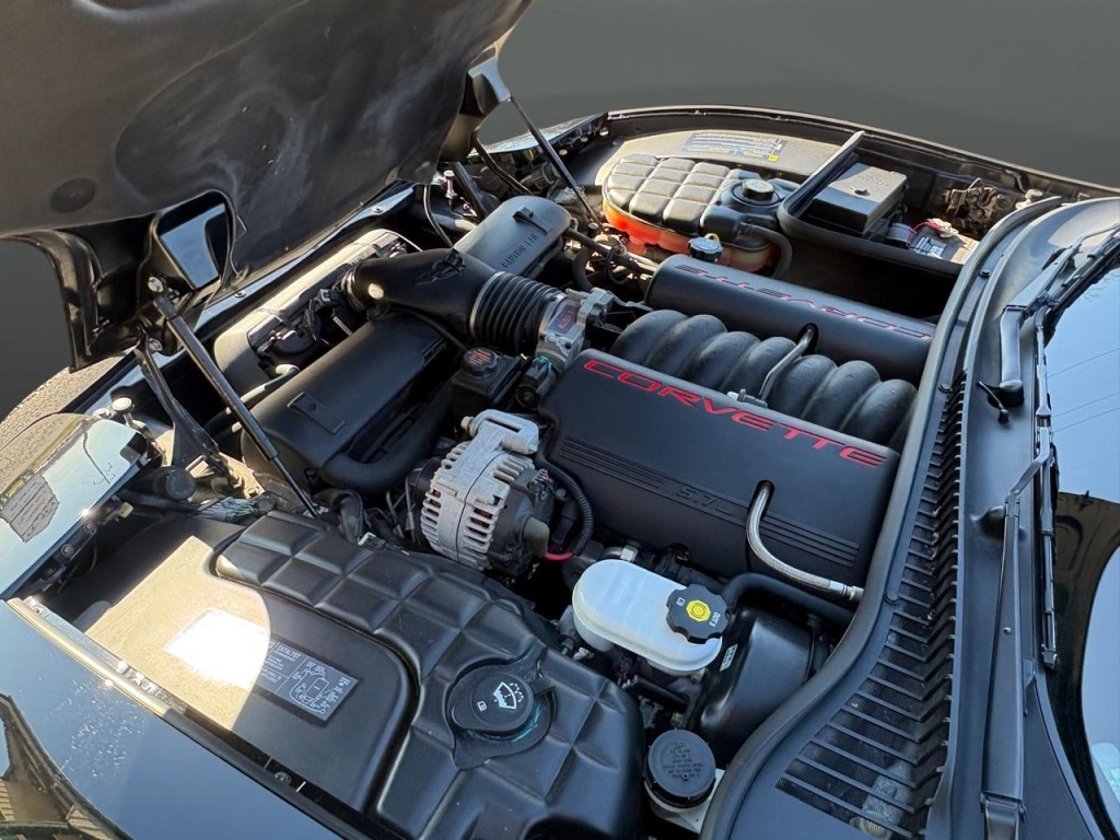 2004 Chevrolet Corvette Image 40
