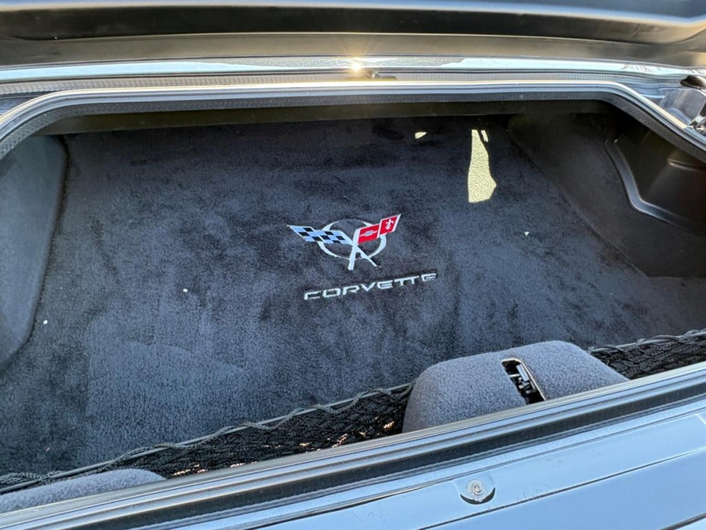 2004 Chevrolet Corvette Image 45