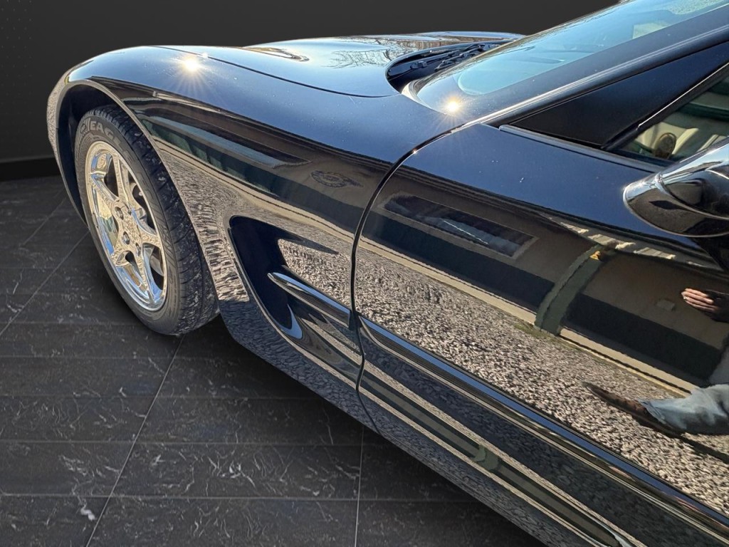 2004 Chevrolet Corvette Image 50