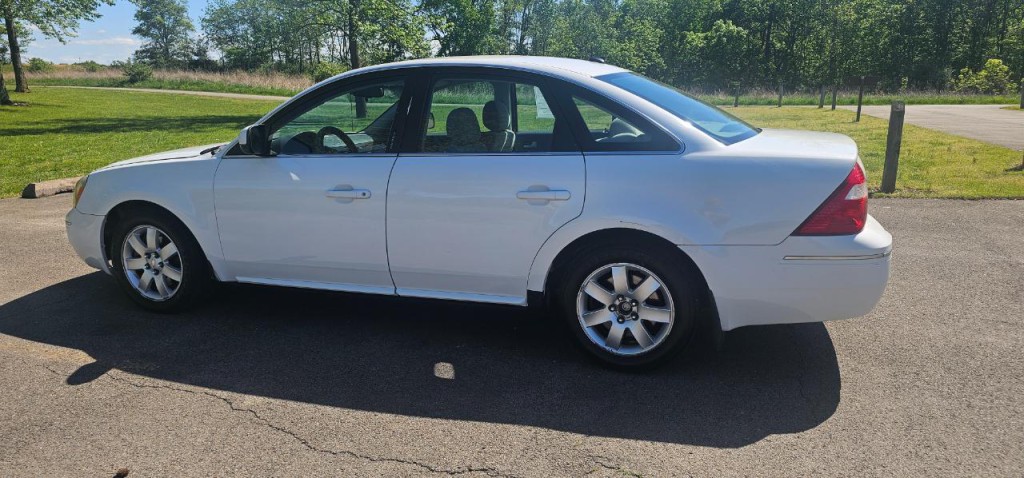 2007 Ford Five Hundred Image 9