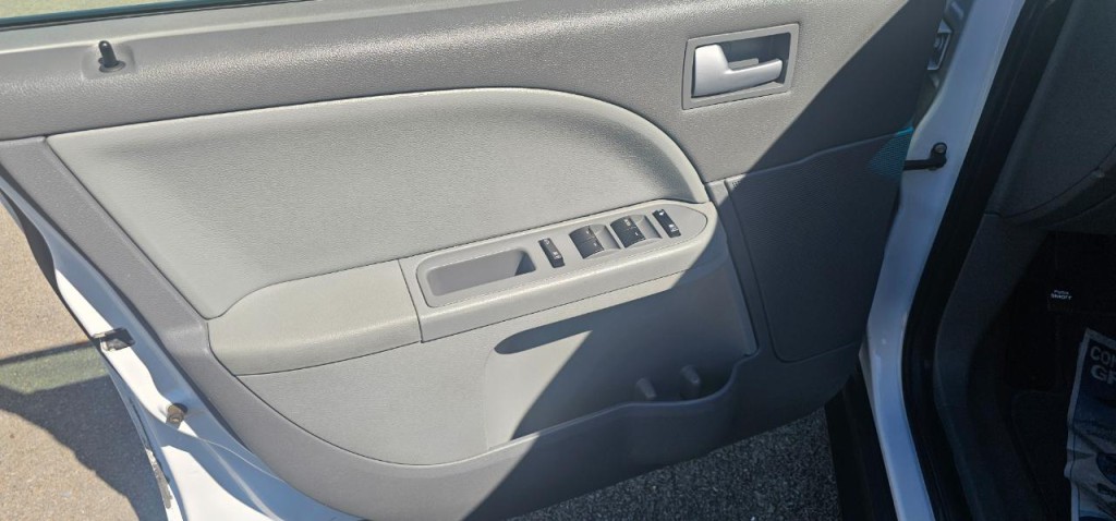 2007 Ford Five Hundred Image 22