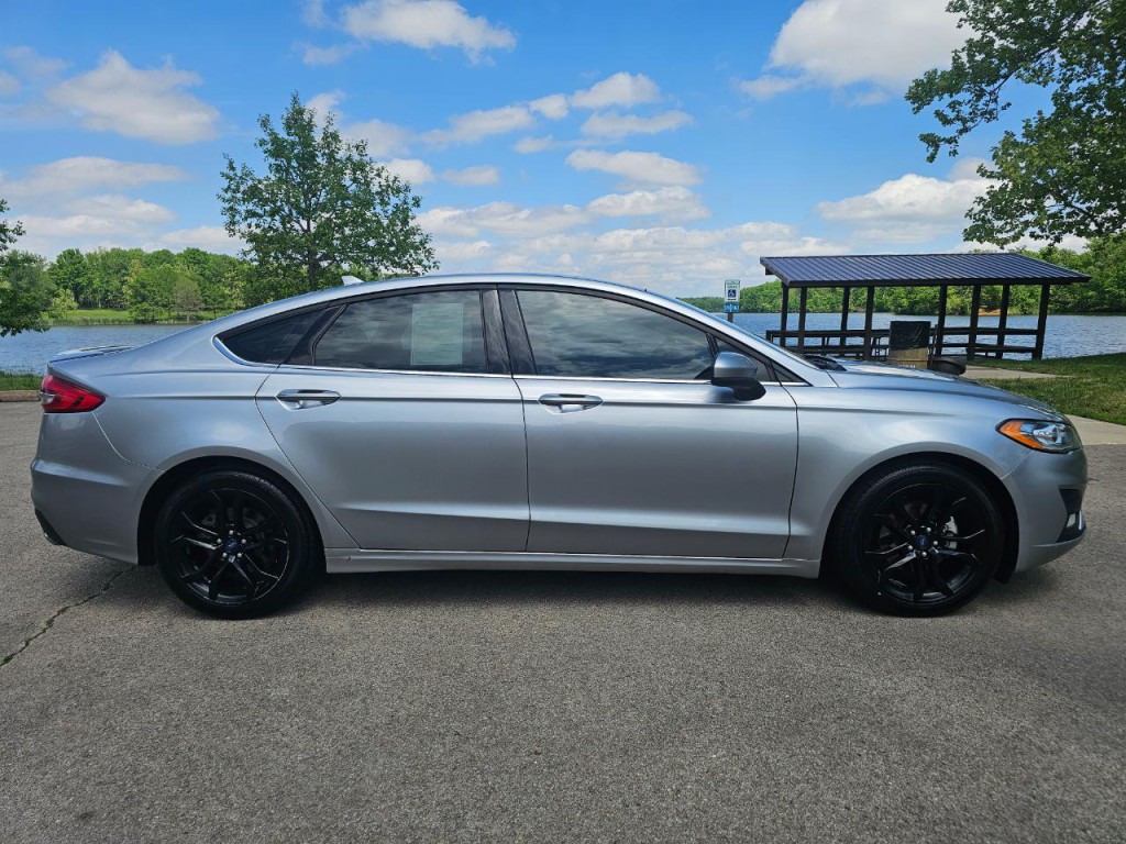 2020 Ford Fusion Image 4
