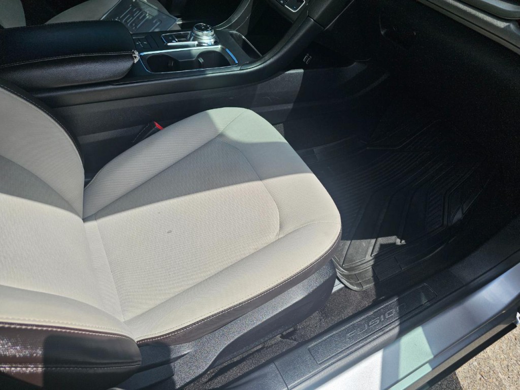 2020 Ford Fusion Image 18