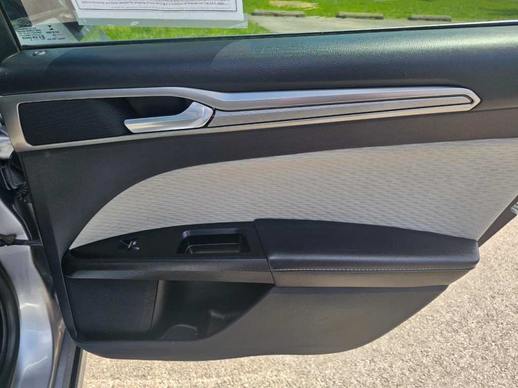 2020 Ford Fusion Image 19