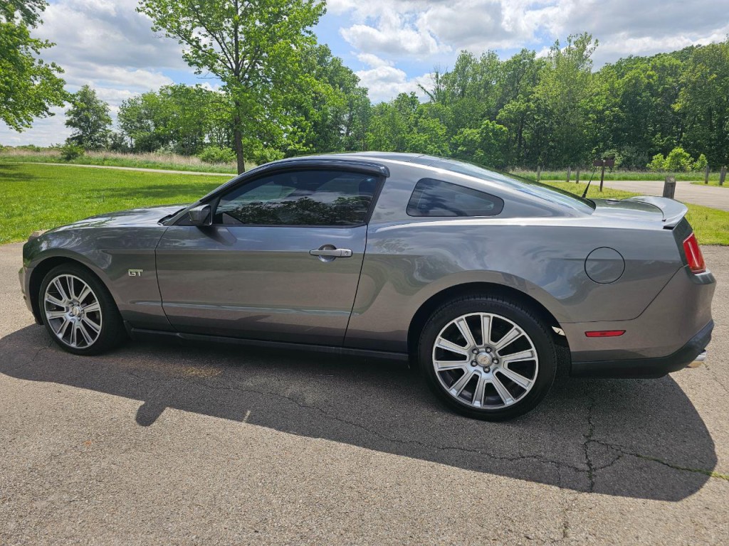 2010 Ford Mustang Image 9