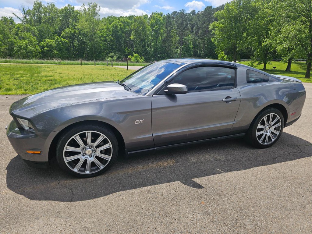 2010 Ford Mustang Image 11