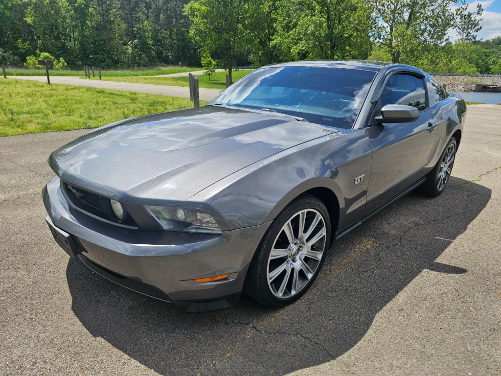 2010 Ford Mustang Image 12