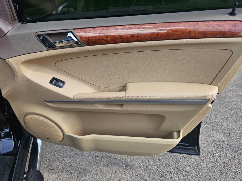 2008 Mercedes-Benz M-Class Image 17