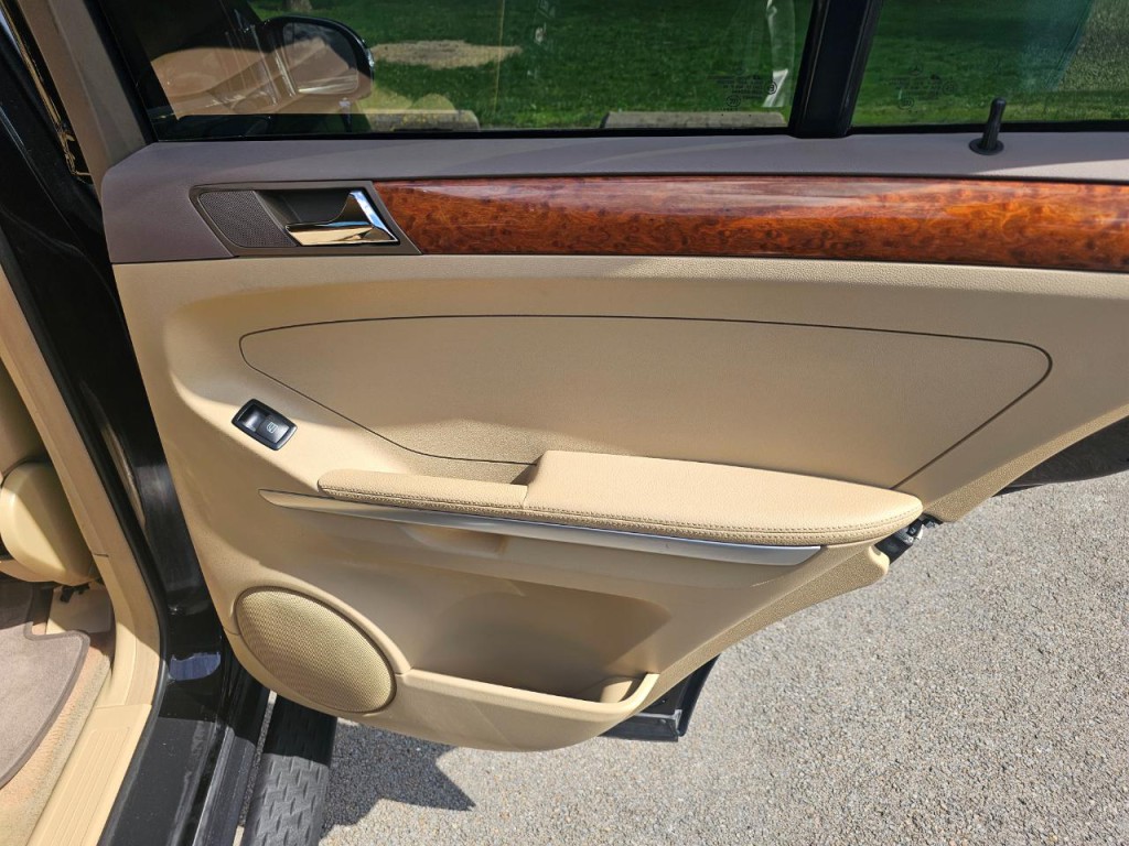 2008 Mercedes-Benz M-Class Image 19