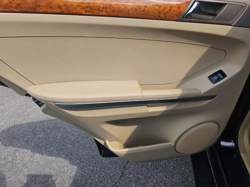 2008 Mercedes-Benz M-Class Image 24