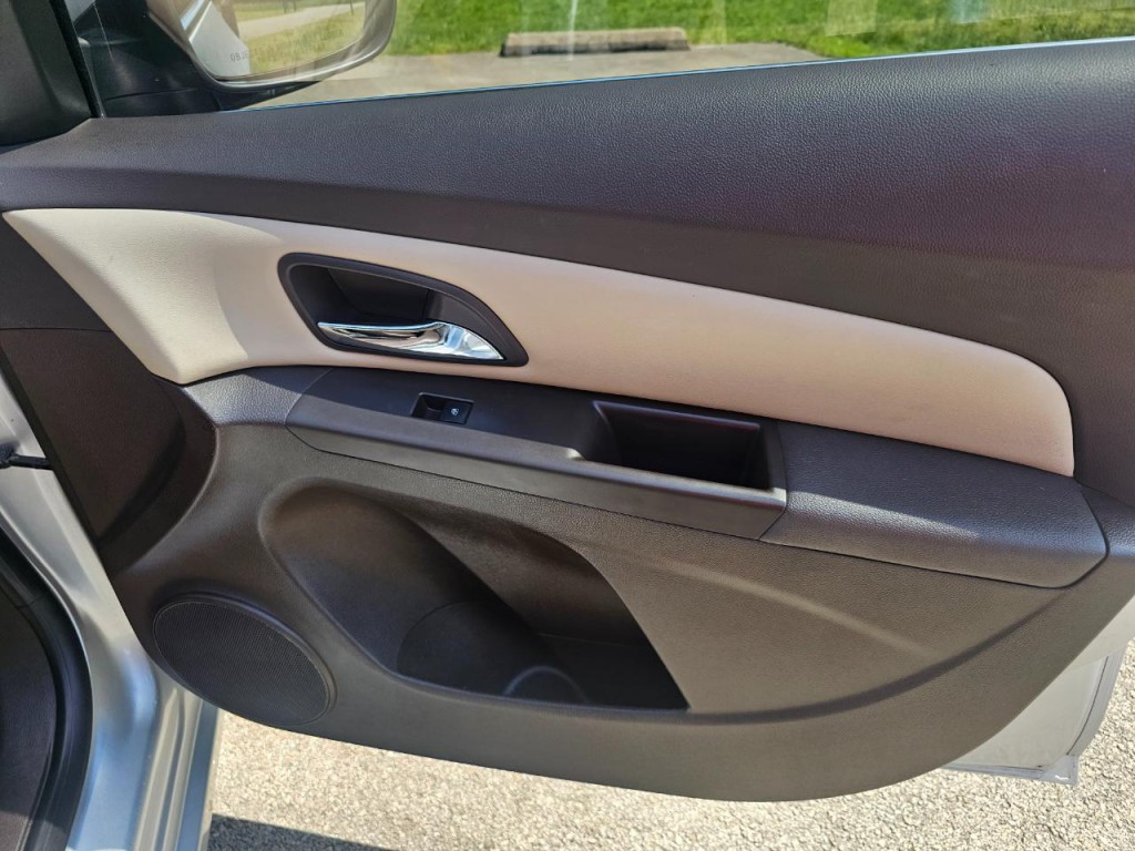 2014 Chevrolet Cruze Image 16
