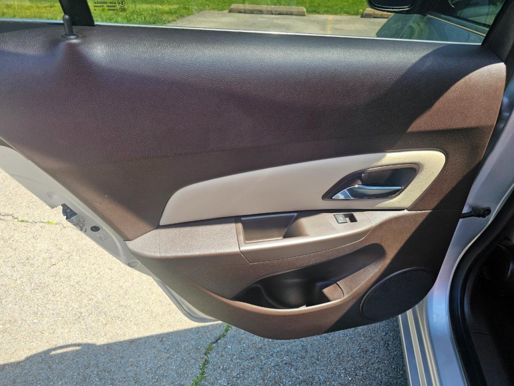2014 Chevrolet Cruze Image 22