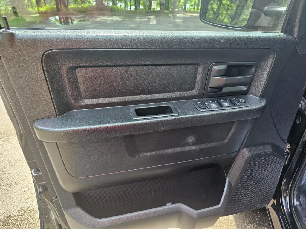 2014 RAM 1500 Image 24