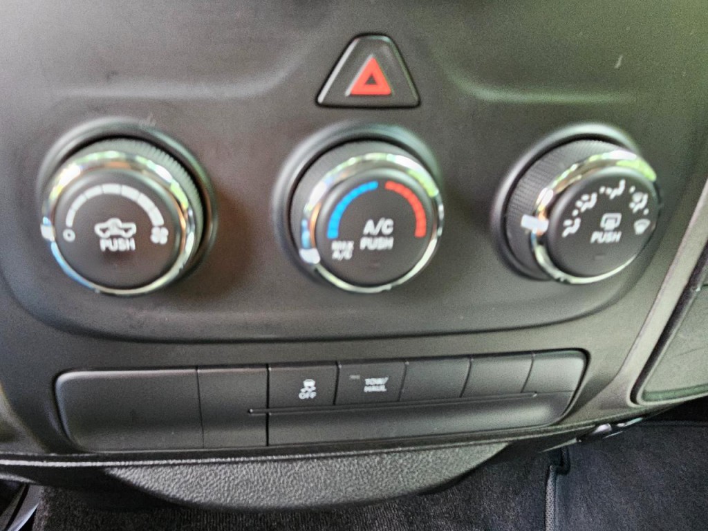 2014 RAM 1500 Image 40