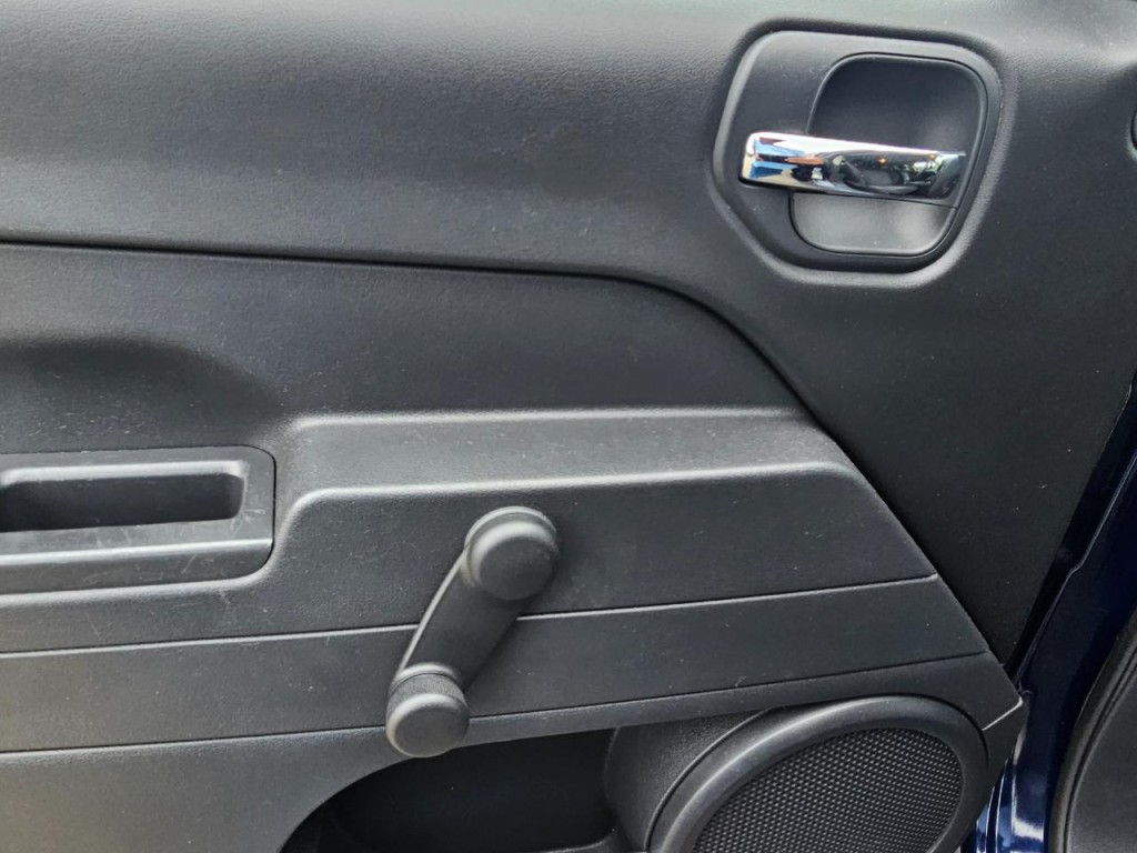 2016 Jeep Patriot Image 29