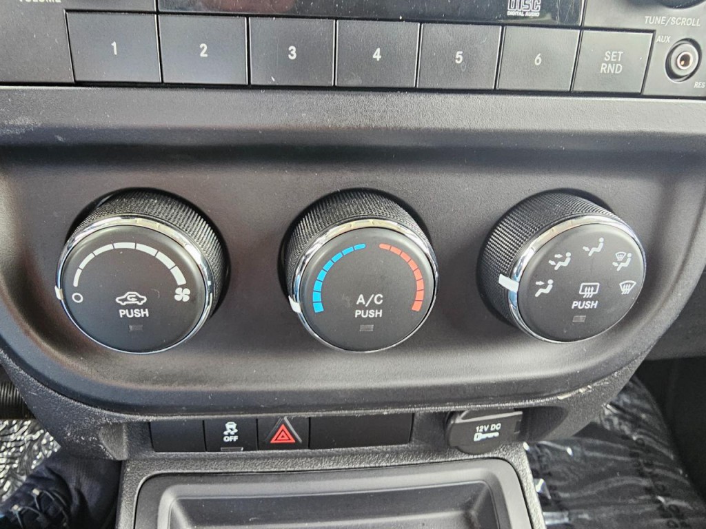 2016 Jeep Patriot Image 38