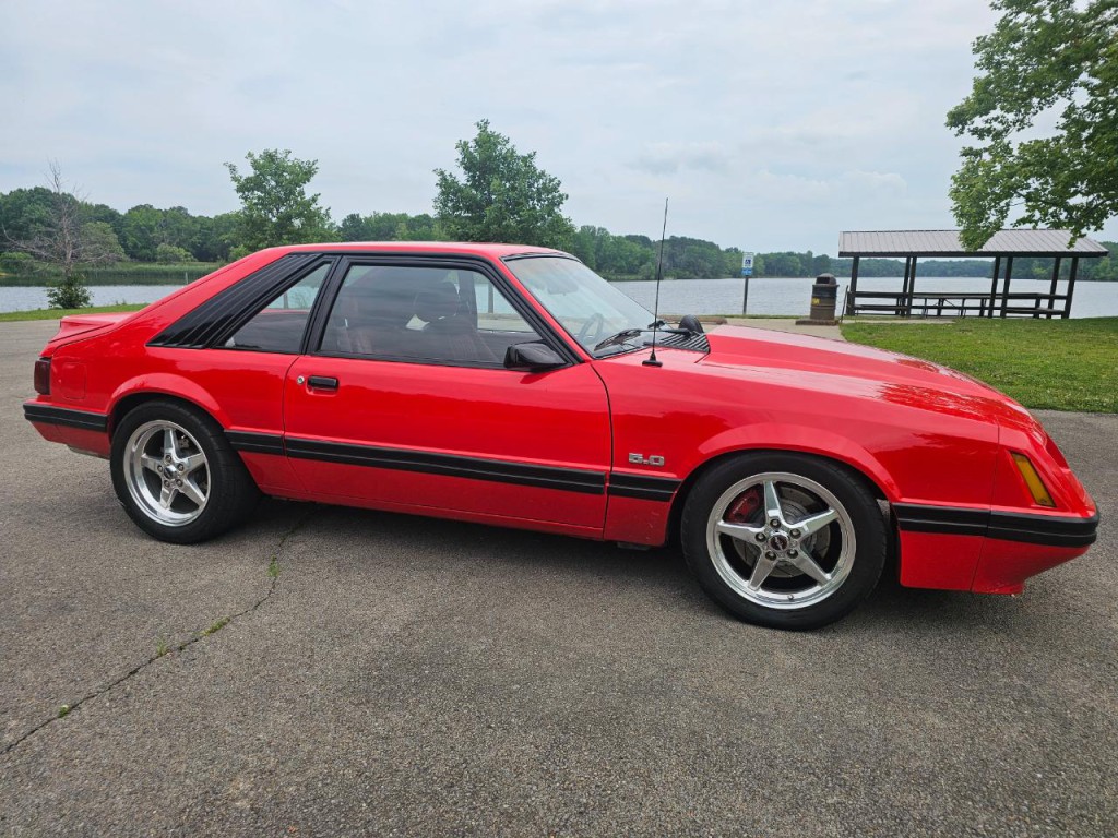 1984 Ford Mustang Image 2