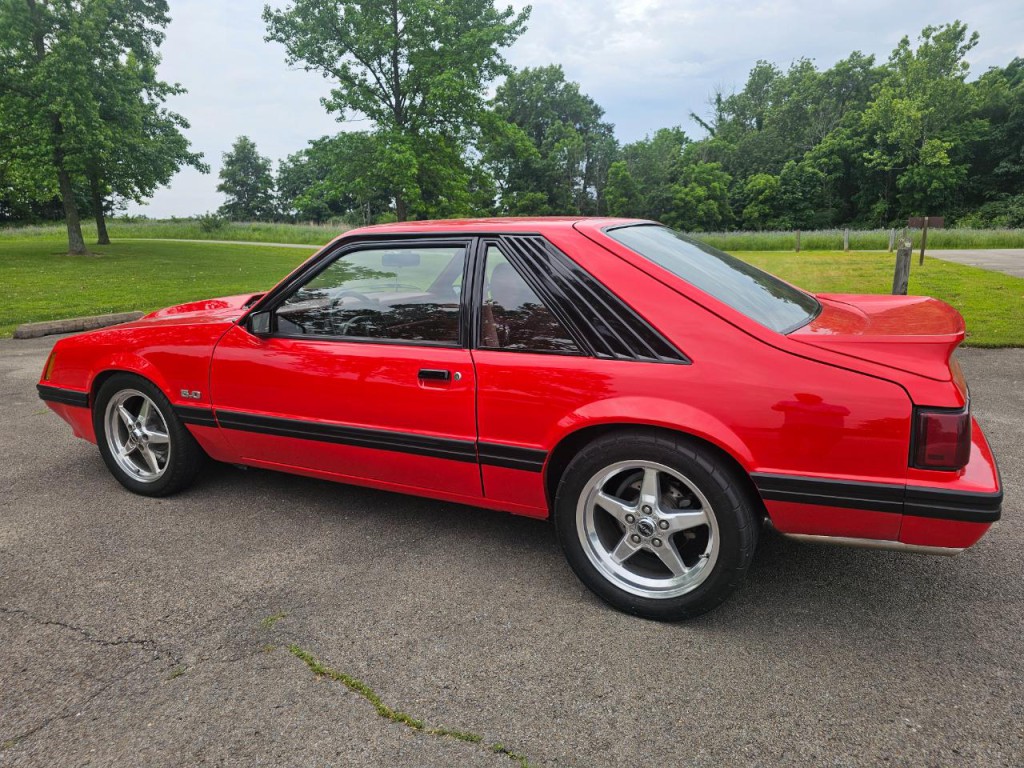 1984 Ford Mustang Image 8