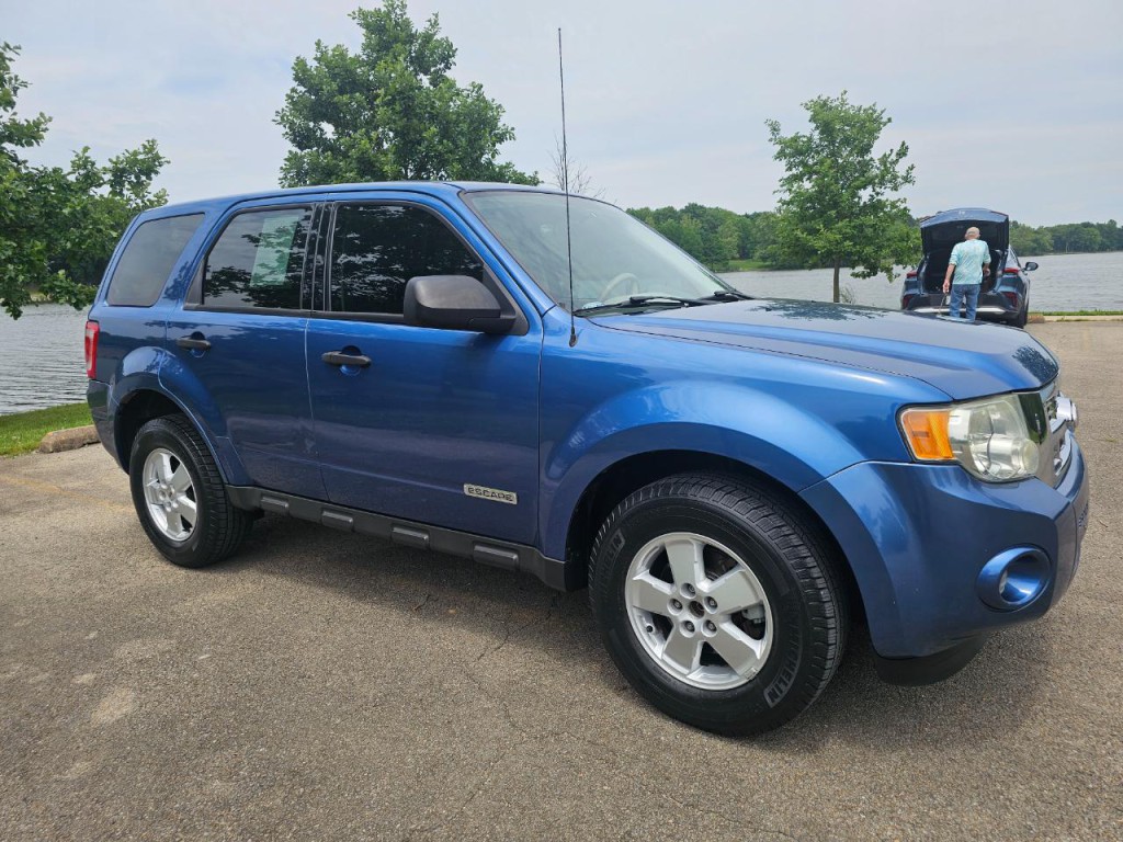 2010 Ford Escape Image 2