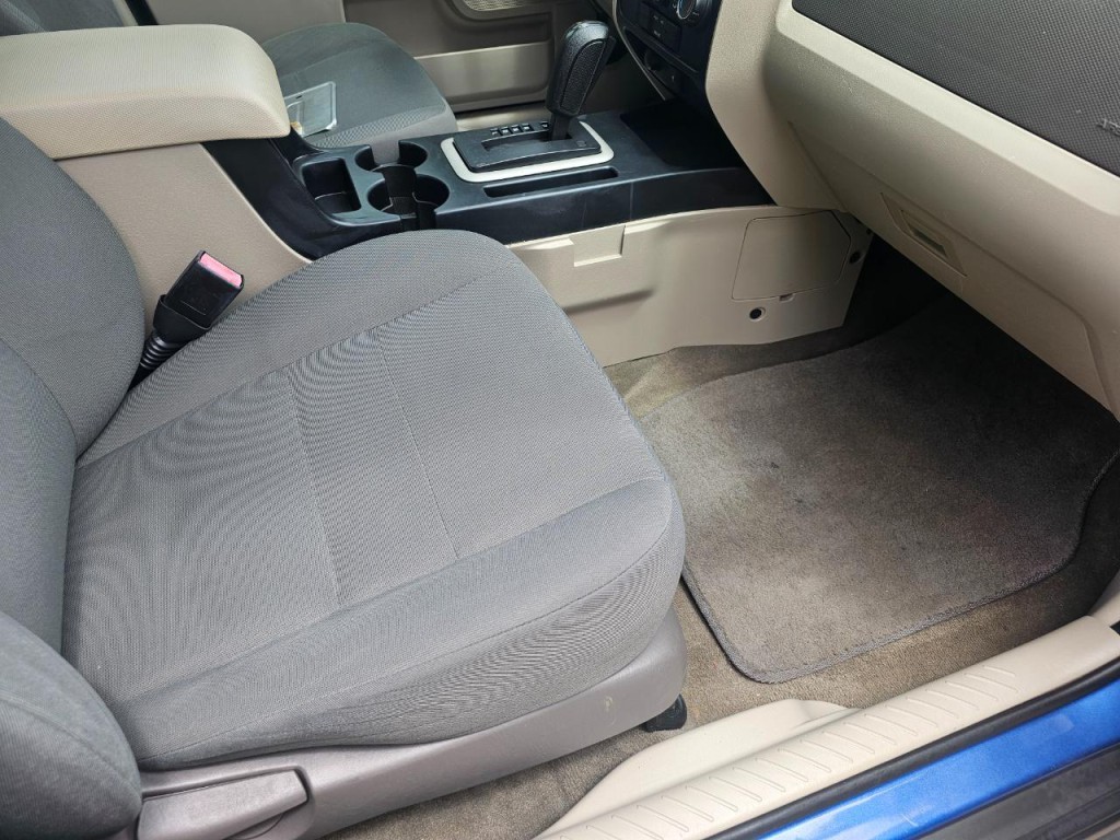 2010 Ford Escape Image 16