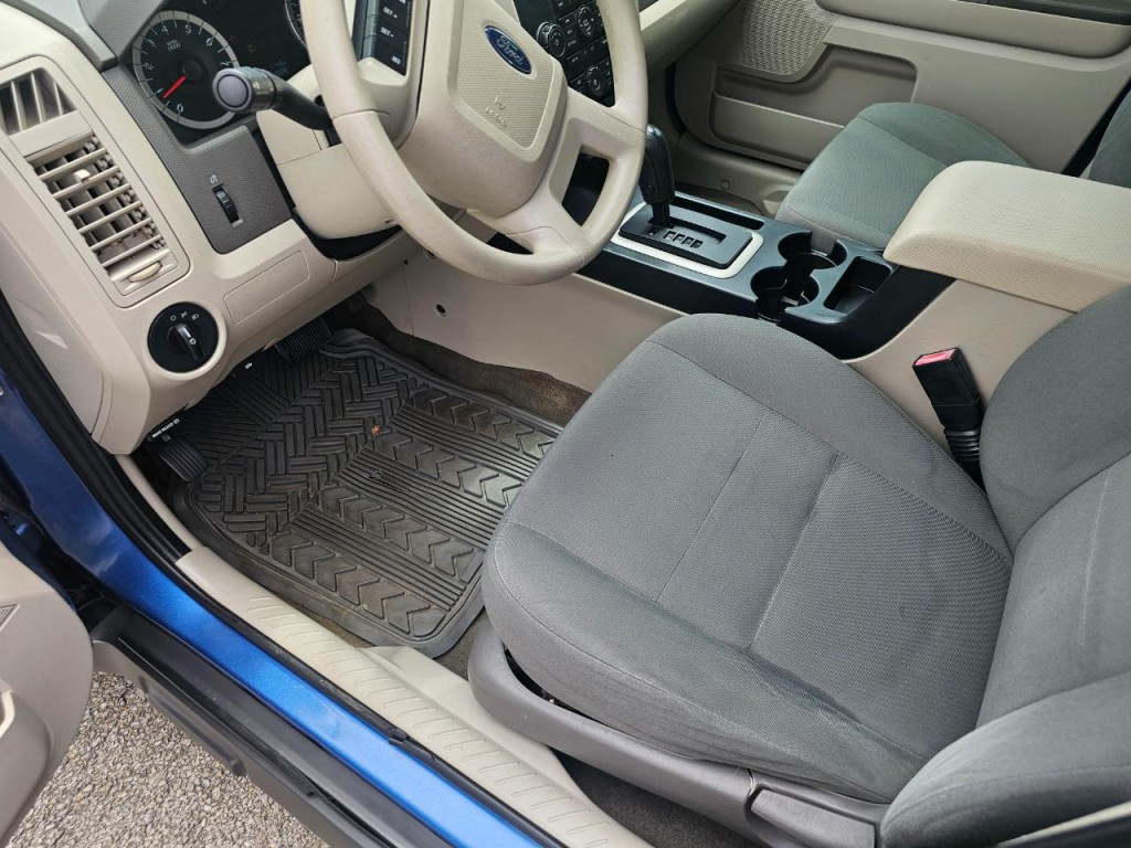 2010 Ford Escape Image 24