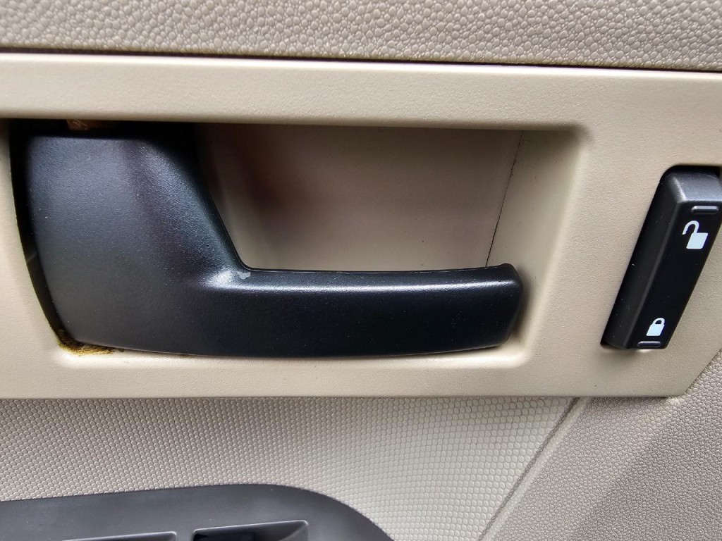 2010 Ford Escape Image 28