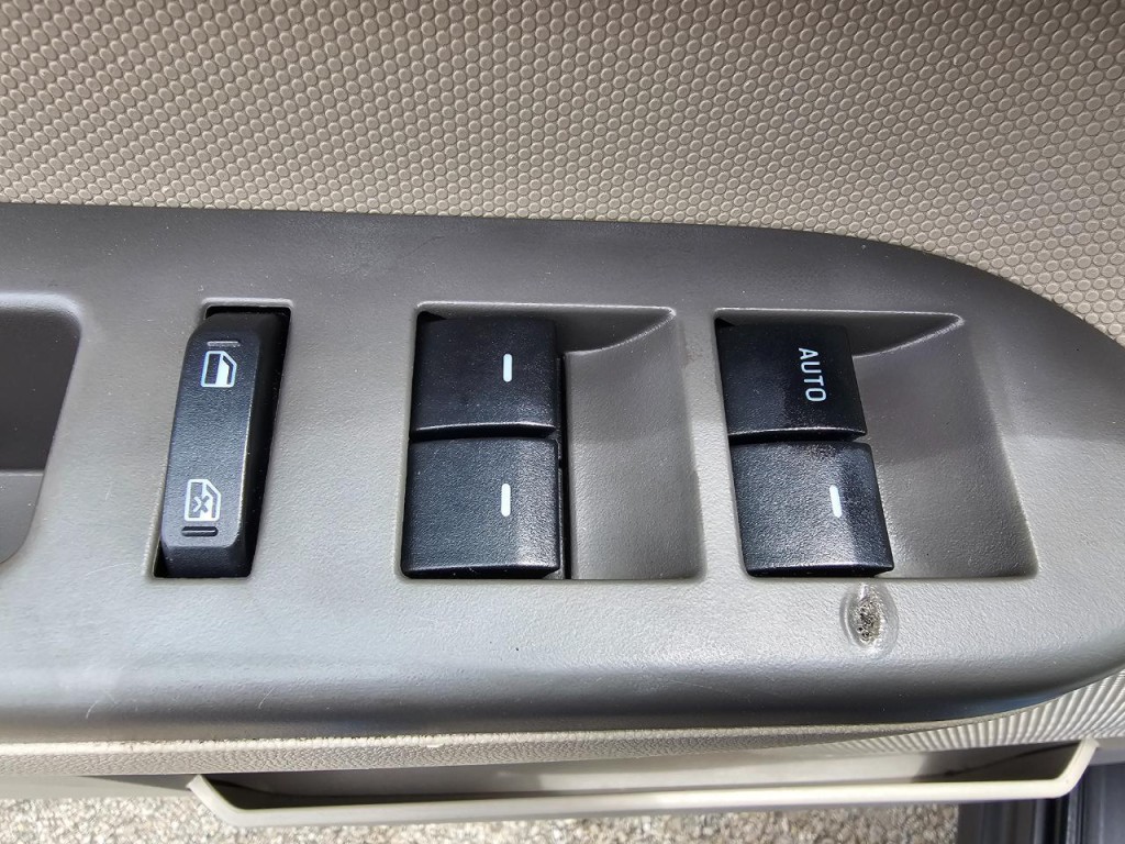 2010 Ford Escape Image 29