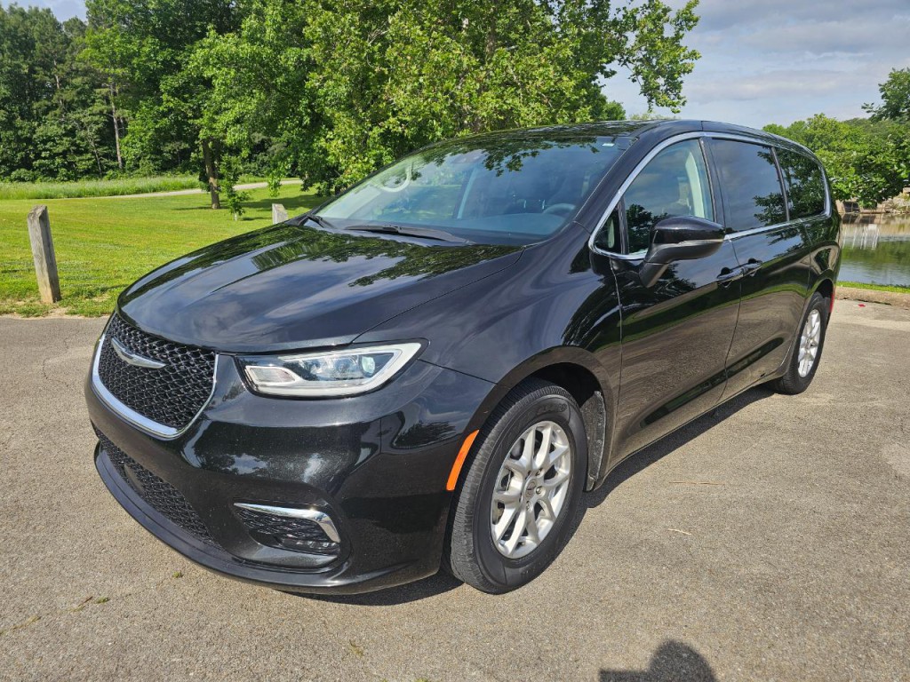 2023 Chrysler Pacifica Image 11