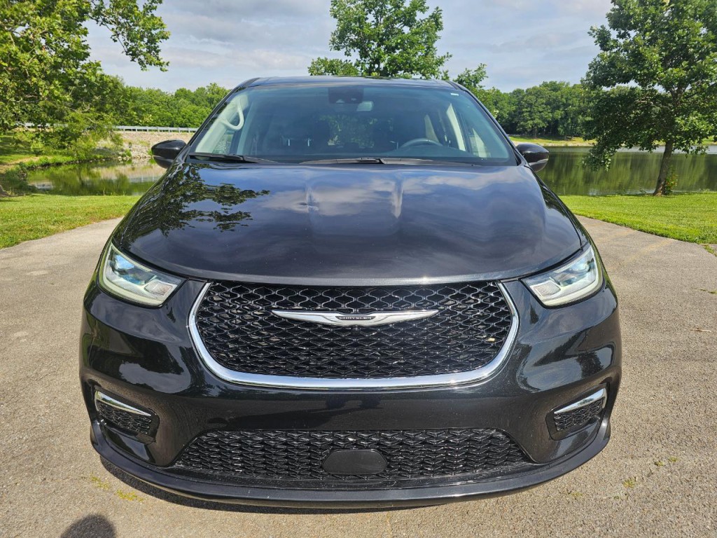 2023 Chrysler Pacifica Image 12