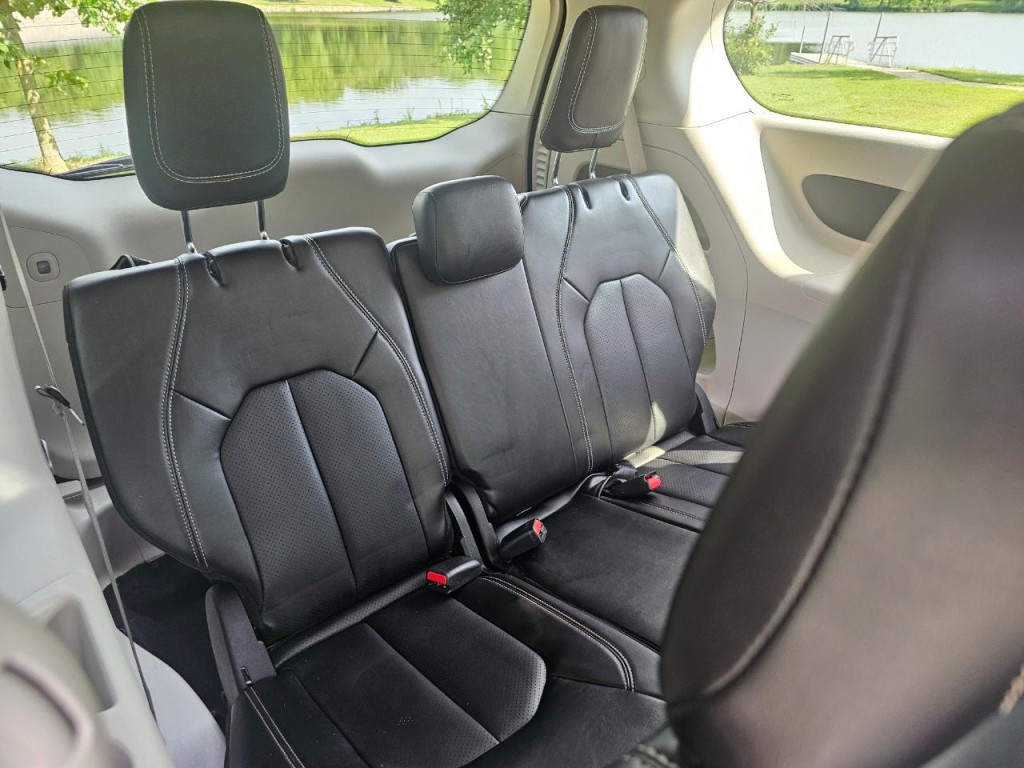 2023 Chrysler Pacifica Image 18