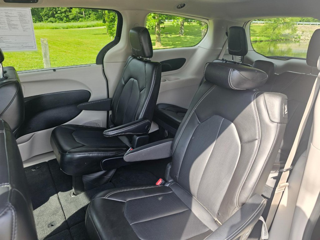 2023 Chrysler Pacifica Image 22